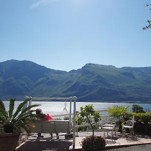 albergo-riviera.it-lombardy.com/